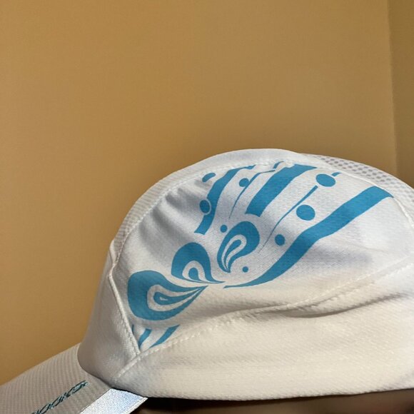 Brooks Hat Womens Mesh Lightweight Running Cap White Aqua Swirls Adjustable New - Picture 1 of 12